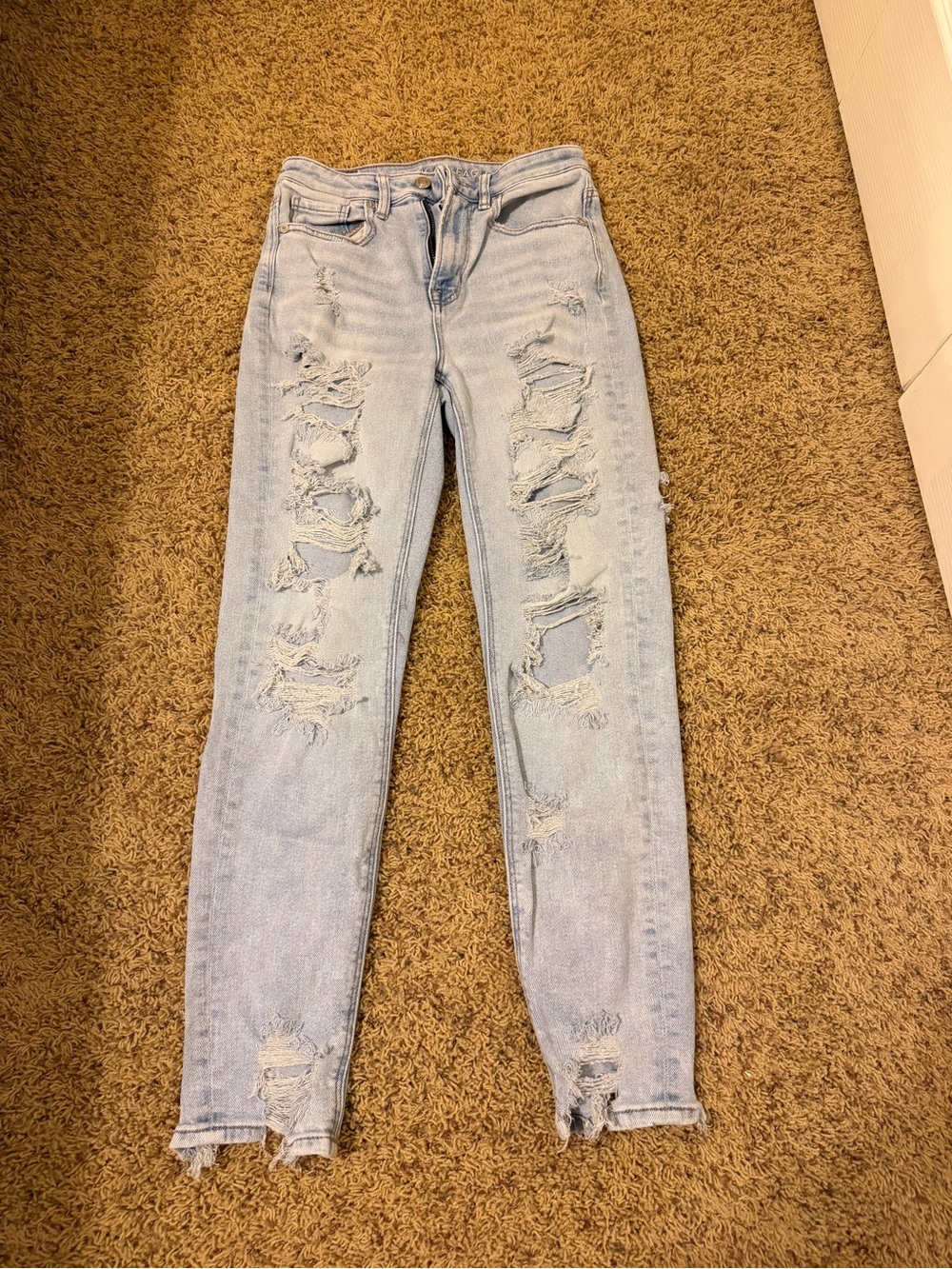 American Eagle Outfitters Light Blue Distressed Mom Jeans